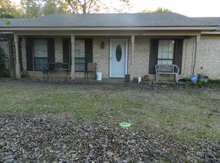 109 Bermuda Ln, Palestine, TX 75803