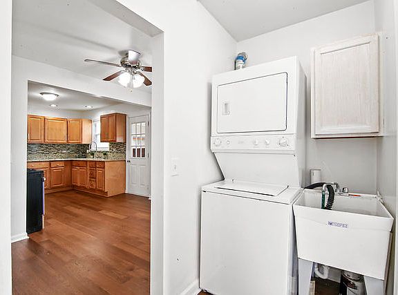 5th image of 6115 W 99th St