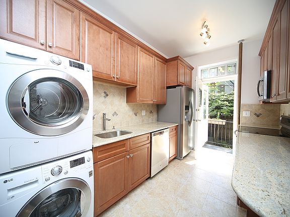 3rd image of 398 8th St APT 1R