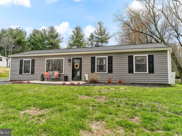 9 Chartwell Rd, West Grove, PA 19390