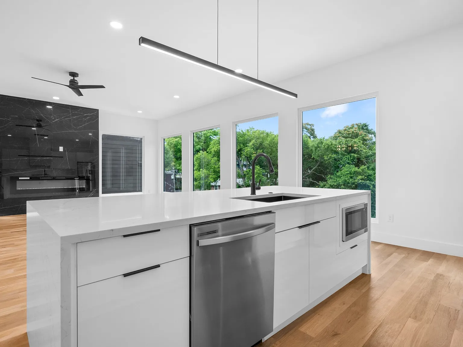 1005 Glenview Dr — Photo 4