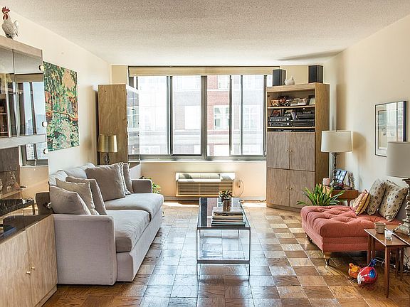 2nd image of 115 East 87 Street #25D