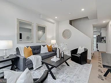 3rd image of 2224 Greenwich St