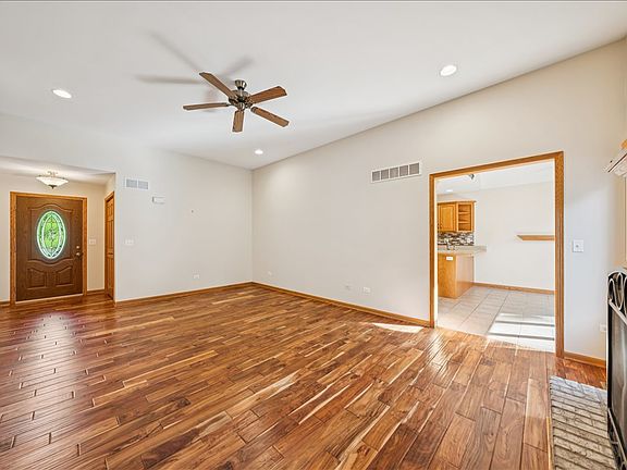 4th image of 741 River Bluff Dr
