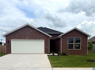 1011 Thornwood Pl, Bentonville, AR 72713