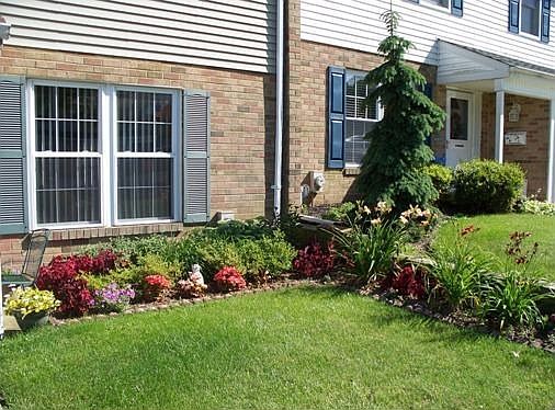 Pretty Front Garden