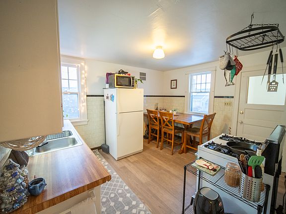 3rd image of 3045 N Bartlett Ave