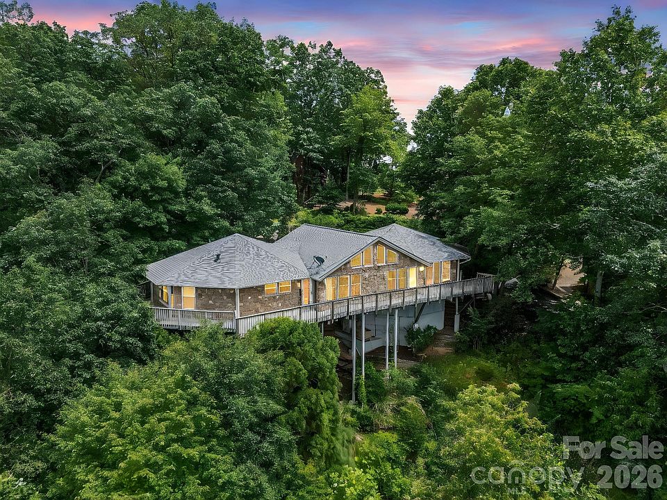 2nd image of 698 Youngs Mountain Dr