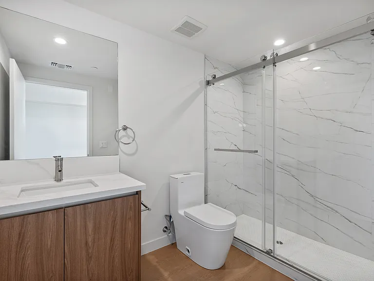 1717 N Winona Blvd #201 — Photo 4