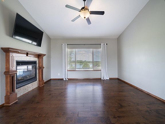 5th image of 1245 N Countrywalk St
