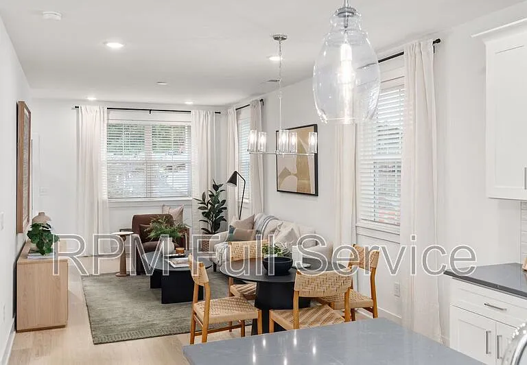700 N Dupont Ave #228 — Photo 5