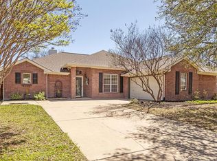 3804 Calvert Ln, Denton, TX 76208