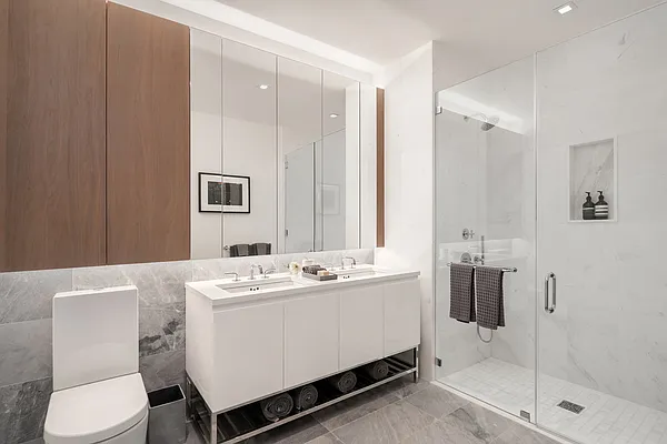 Sold by Nest Seekers International | media 11