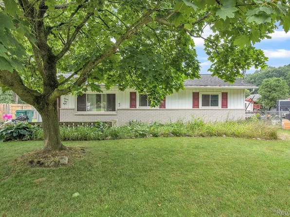 1558 Michael St, Ortonville, MI 48462