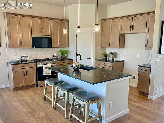 4th image of 6611 Vistancia Ave