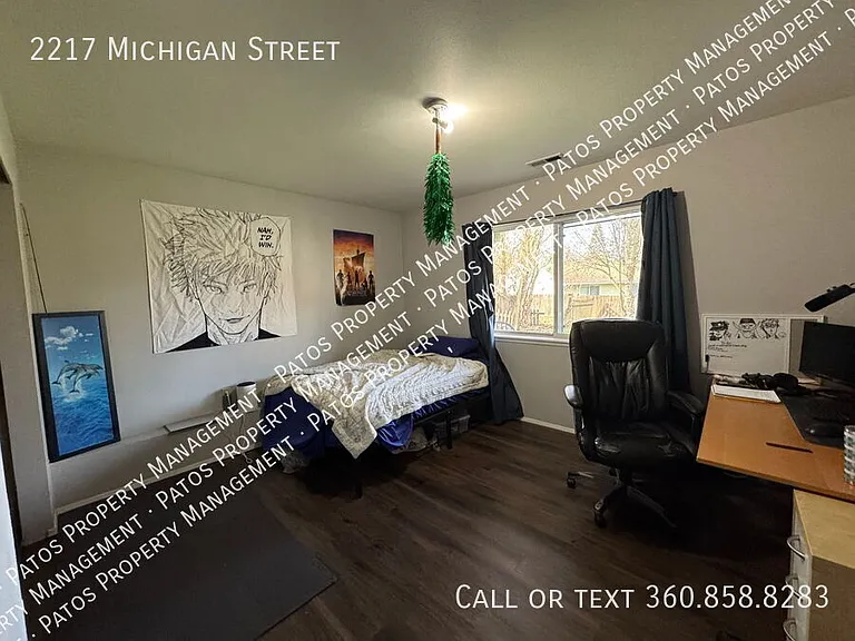 2217 Michigan St — Photo 7