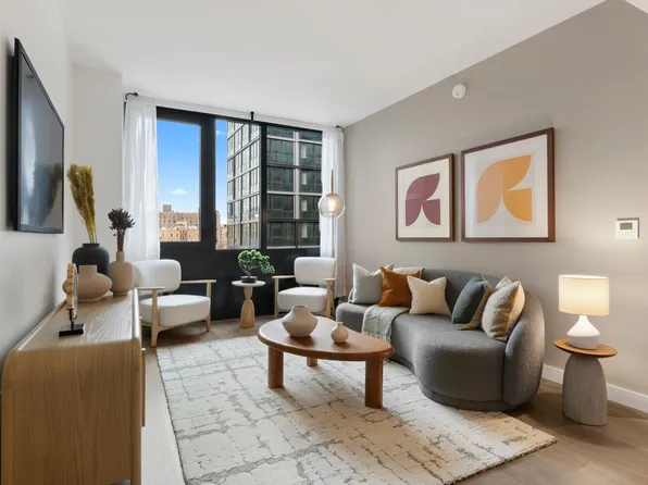 166-20 90th Avenue image 3 of 19