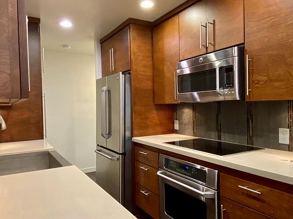 3rd image of 2241 Woodside Ln Unit 9
