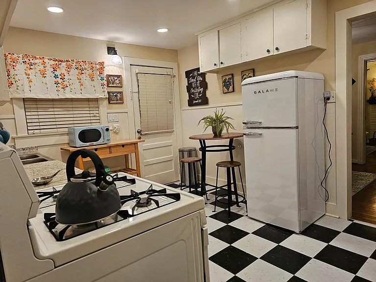 1026 Euclid St #2 — Photo 24