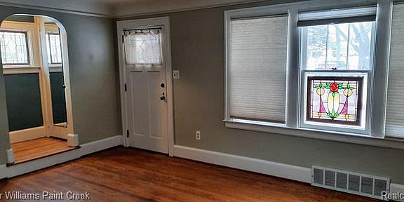 5th image of 173 Alice Ave