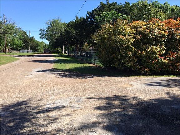 2nd image of 609 County Road 1700