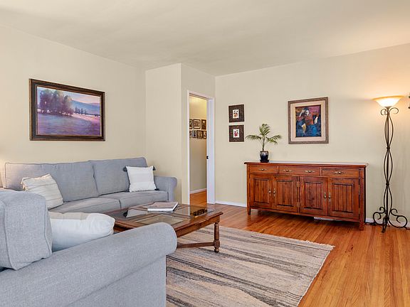 5th image of 2694 Beacon Ave