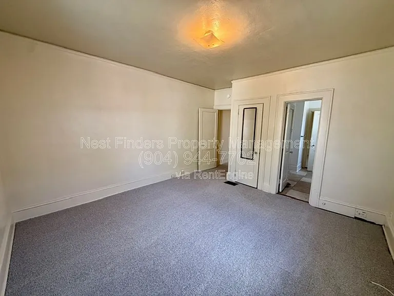2309 College St — Photo 18