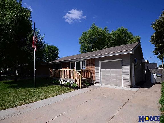 2nd image of 10821 N 137th St