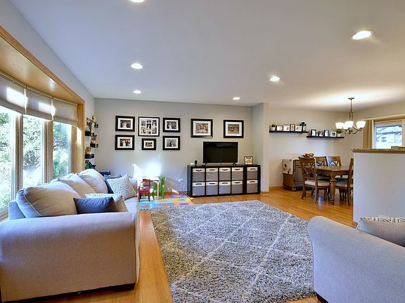 5th image of 1518 Claremont Dr