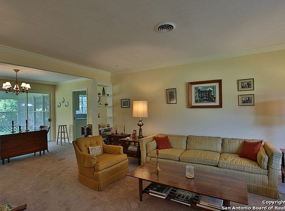 4th image of 530 E Nottingham Dr