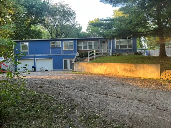 10543 County Road 375 St, Saint Joseph, MO 64505