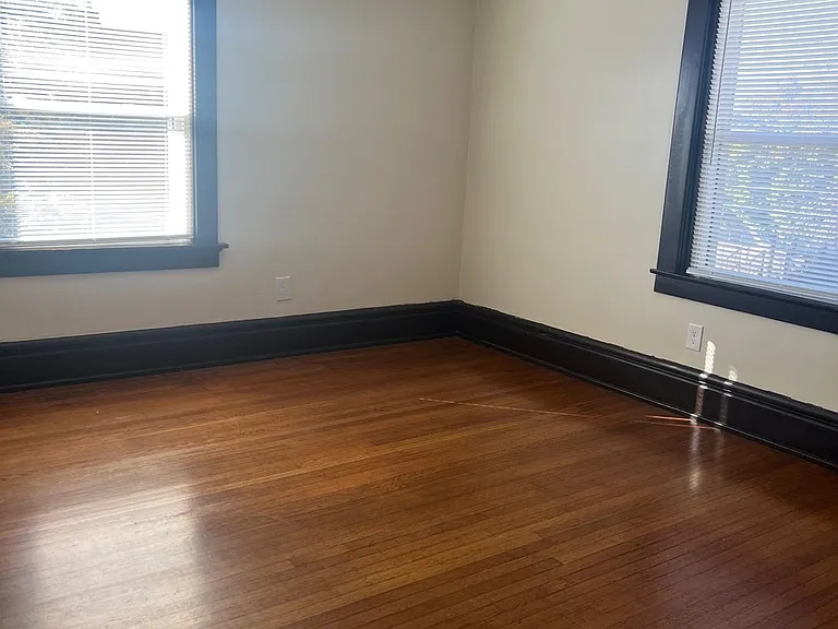 2233 Summit St #B — Photo 9