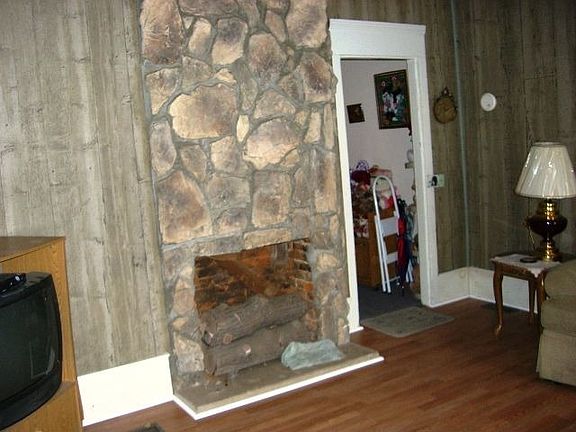 Living Room Apt B