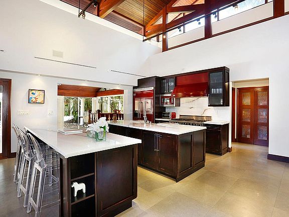 4th image of 3641 Park Ln