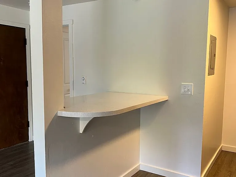 Eagle Court Apartments — Photo 23