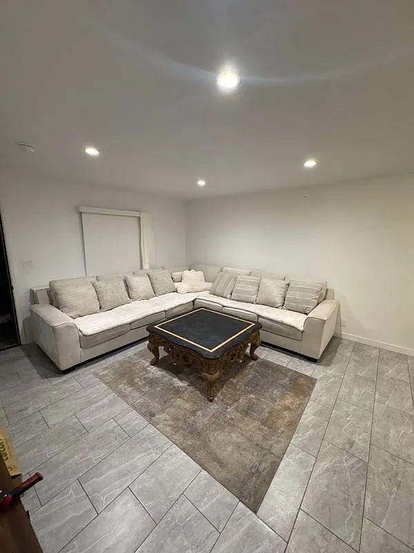2 bed, 1.0 bath, 955 sqft, $2,700 — Photo 1