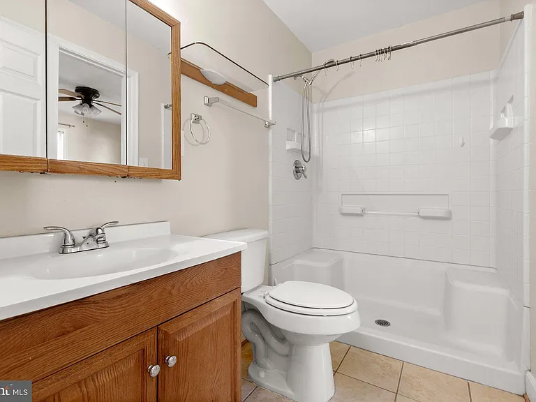 621 Wolfe St #A — Photo 18