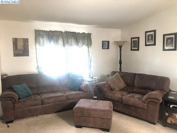 3rd image of 8337 W Yellowstone Ave