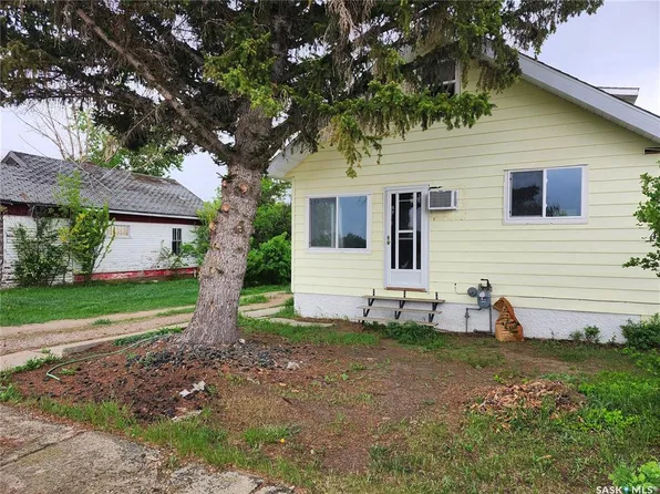 401 Railway AVENUE, Tramping Lake, SK S0K 4H0
