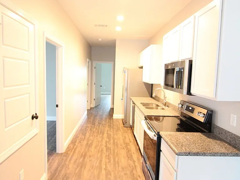 210 Lacey Eden Ln — Photo 13