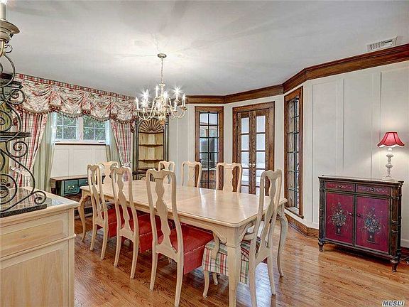 5th image of 23 Marlborough Ct