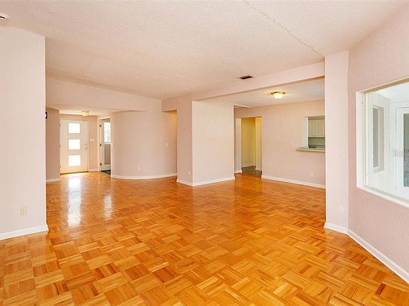 4th image of 2301 Cherrywood Ln