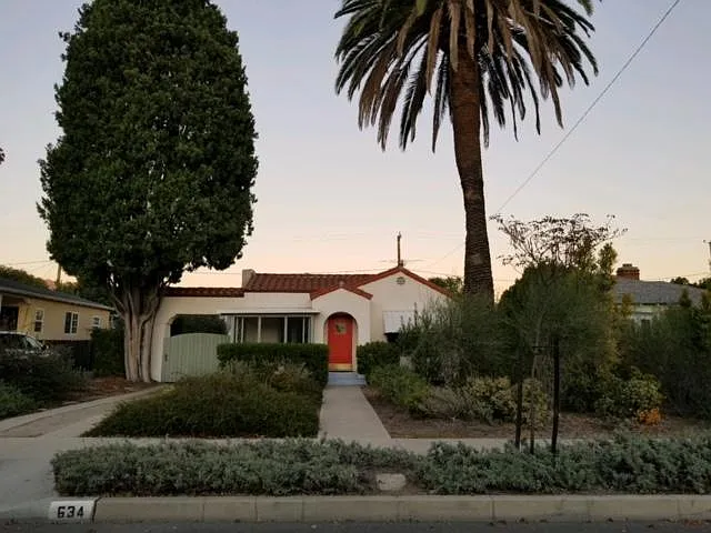 2 bed, 1101 sqft, $4,200 — Photo 2