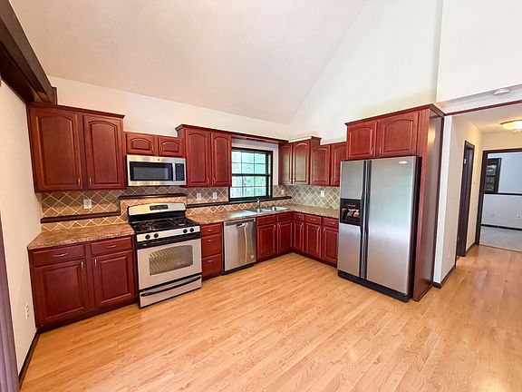 2nd image of 240 Shawna Ln