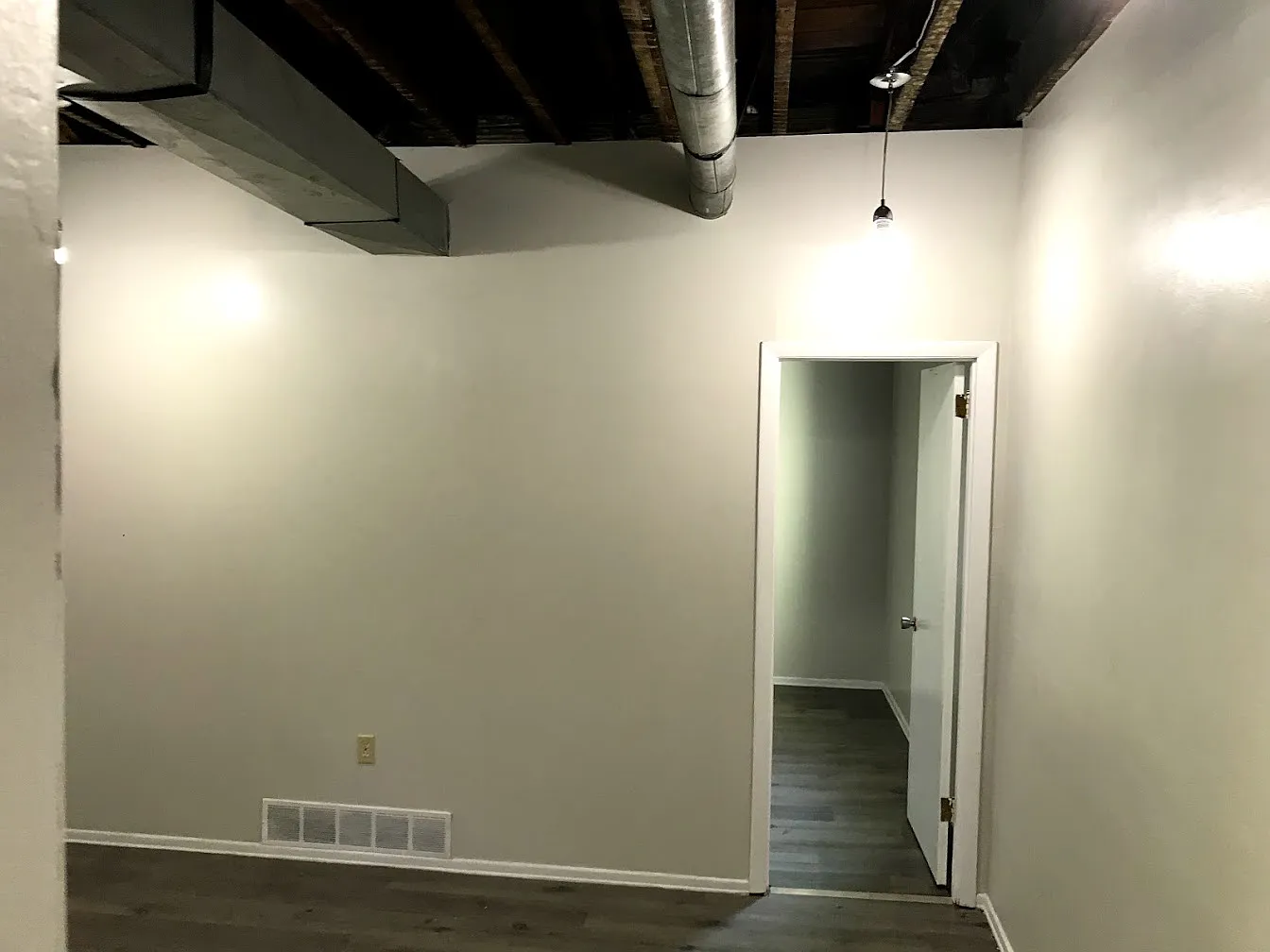 2 bed, 700 sqft, $1,050 — Photo 4