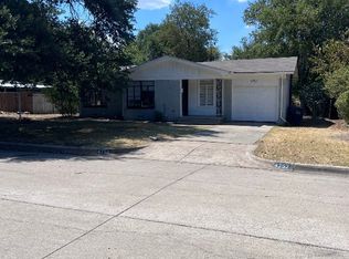 4752 Lowell Ln, Fort Worth, TX 76133