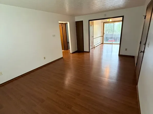 8423 Colwyn Ct, Youngstown, OH 44512