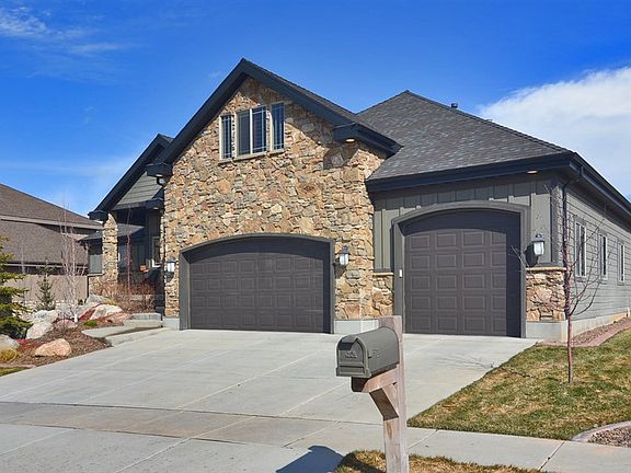 2nd image of 5868 N Belmont Dr