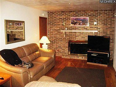 5th image of 2005 Chestnut Hill Dr