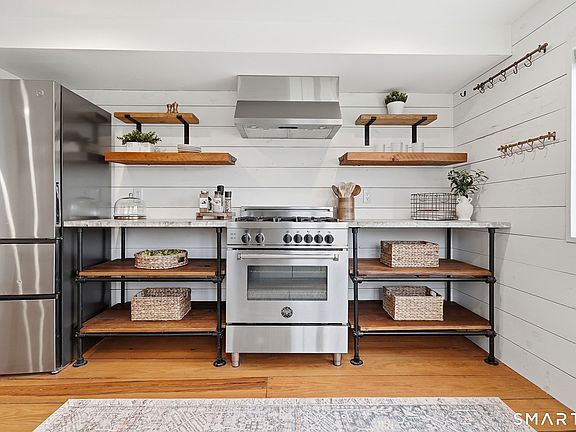 4th image of 134 Sterling City Road